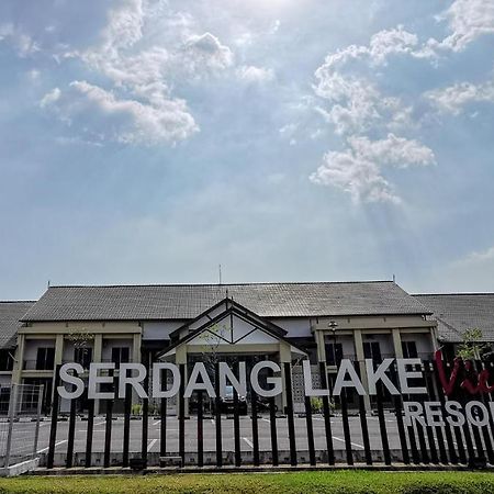 Serdang Lake View Resort Sungai Kechil المظهر الخارجي الصورة