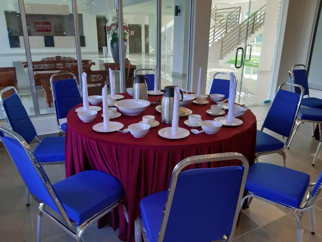 Serdang Lake View Resort Sungai Kechil المظهر الخارجي الصورة